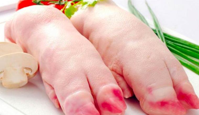 Khi mua giò heo, bạn nên chọn chân trước hay chân sau để có món ăn ngon nhất?