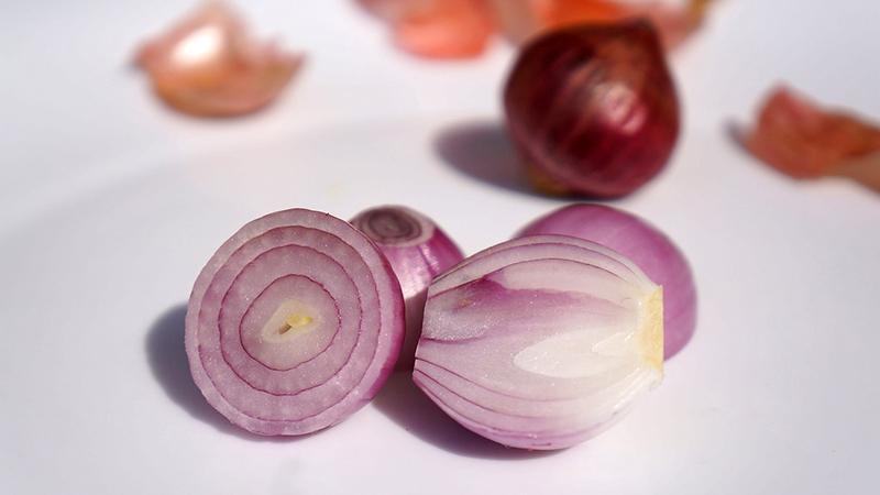 Khám phá những công dụng đặc biệt của hành tím Ấn Độ mà không phải ai cũng biết đến