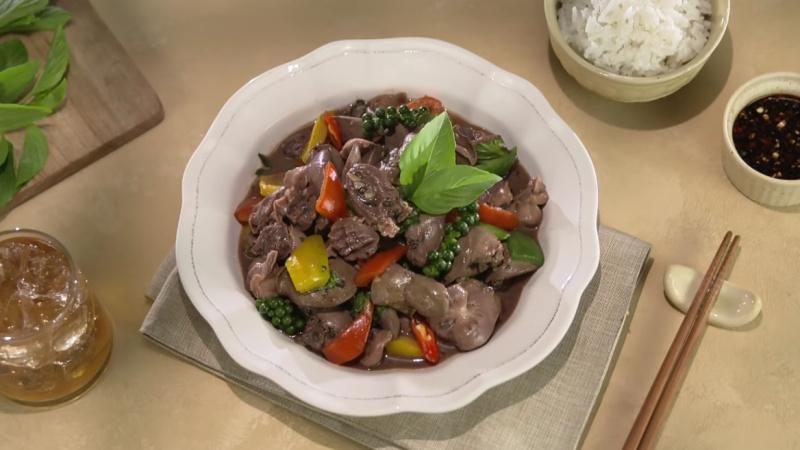 Khám phá cách chế biến lòng gà xào sốt tiêu đậm đà, mang lại hương vị ngọt ngào và thơm lừng cho bữa ăn của bạn.