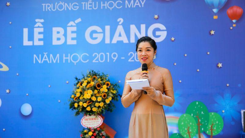 30 câu status bế giảng xúc động, thể hiện tình cảm chia tay, tổng kết năm học sâu sắc và đầy cảm hứng.