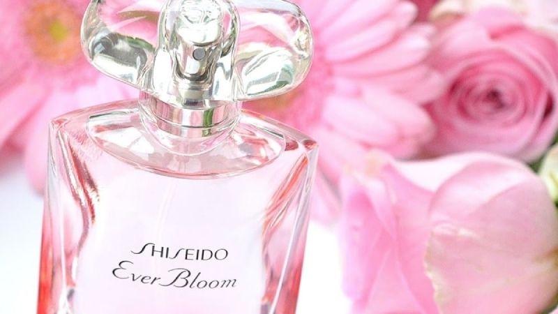 Shiseido Ever Bloom Eau de Parfum, dòng nước hoa sang trọng dành riêng cho phái đẹp, toát lên vẻ quyến rũ và thanh lịch.