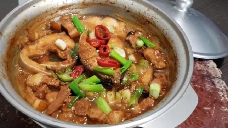 Cách chế biến cá bớp kho tộ đậm đà ngay tại nhà