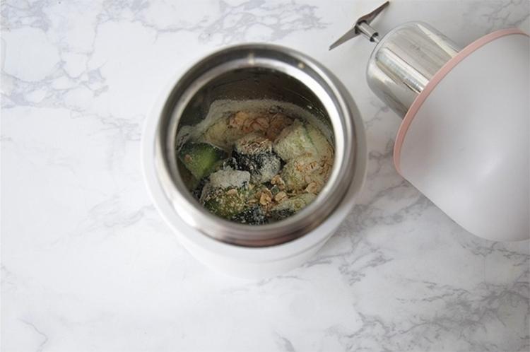 Chỉ cần mỗi ngày một ly sinh tố dưa chuột và yến mạch, bạn không chỉ sở hữu làn da rạng ngời mà còn dễ dàng giảm cân một cách tự nhiên.