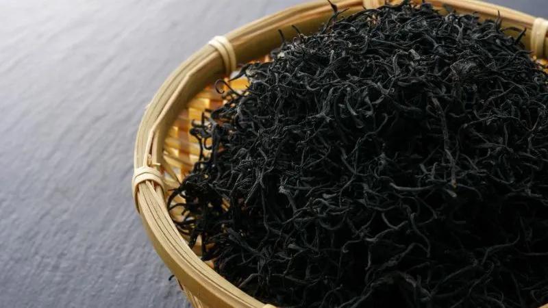 Rong biển Hijiki là gì? 4 loại sản phẩm rong biển Hijiki ăn liền mang lại lợi ích tuyệt vời cho sức khỏe