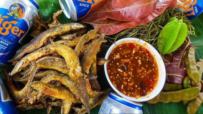 Cách chế biến cá chạch chiên giòn rụm, thơm lừng với lá quế, món ăn đầy hấp dẫn cho gia đình bạn