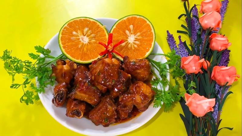 Đắm say vị ngon của sườn sốt cam hòa quyện giữa chua nhẹ và ngọt dịu