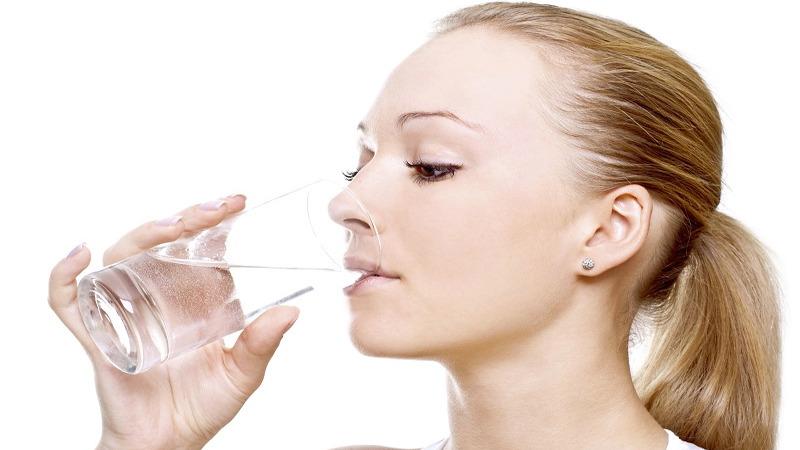 Chế độ ăn uống nào giúp giảm mùi hôi nách?