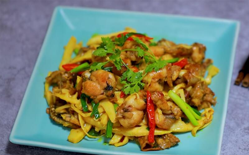 Hướng dẫn chi tiết cách chế biến món ếch xào măng cay thơm ngon, kích thích vị giác, hấp dẫn đến từng miếng