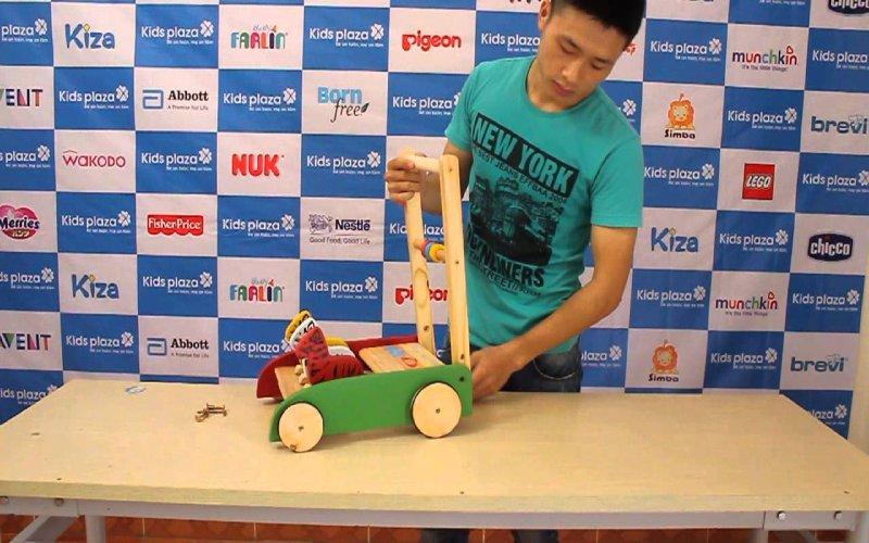 Xe tập đi con gà có thực sự tốt? Những điều cần lưu ý khi cho bé sử dụng