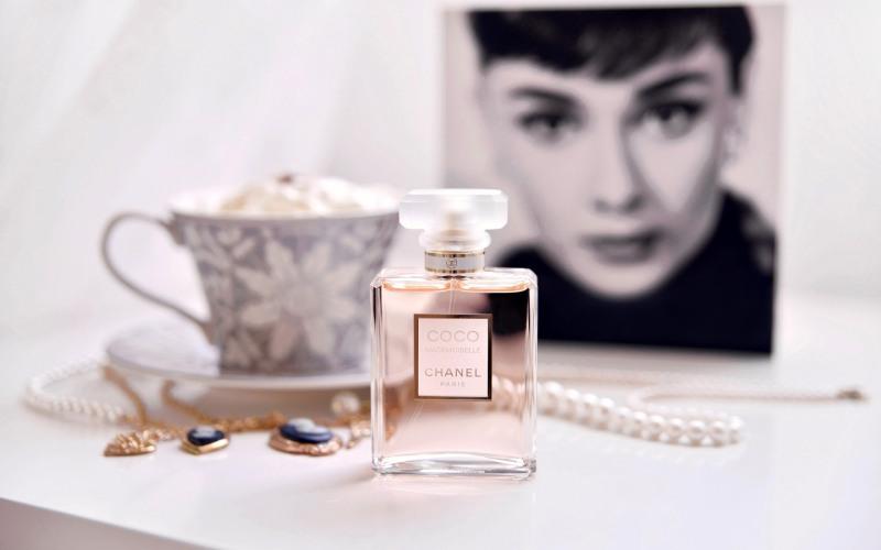 Đánh giá nước hoa Coco Mademoiselle – hương thơm quyến rũ đậm chất bí ẩn