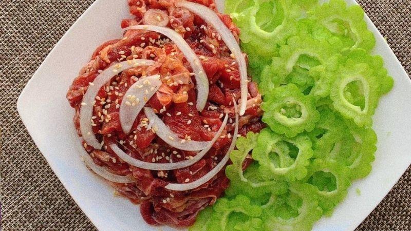 Bí quyết ướp và chế biến bò né khổ qua chuẩn vị nhà hàng ngay tại gian bếp của bạn