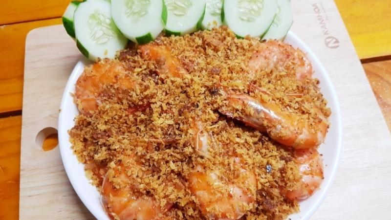 Món tôm rang muối Hồng Kông sẽ khiến cả gia đình bạn say mê với hương vị đậm đà, khó cưỡng lại.