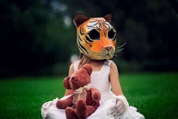 7 cách làm mặt nạ Halloween sáng tạo cho trẻ em