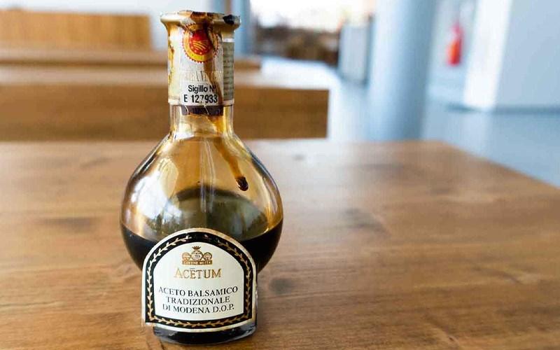 Giấm Balsamic là gì? Lợi ích tuyệt vời của loại gia vị thượng hạng bậc nhất