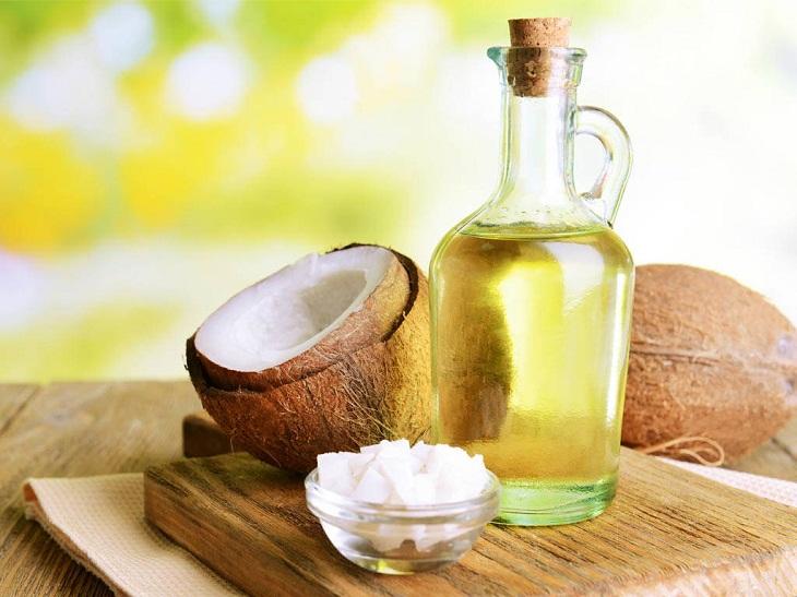 Kết hợp dầu dừa với dầu gội mang đến nhiều lợi ích cho mái tóc. Vậy, dầu dừa có tác dụng gì khi dùng chung với dầu gội?