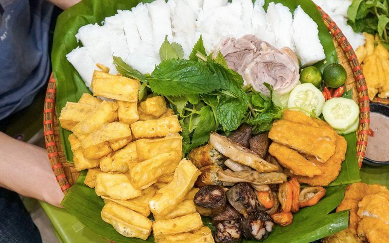Khám phá 20 quán ăn trưa ngon nhất tại quận Tây Hồ, nơi được lòng người dân địa phương và du khách yêu thích.