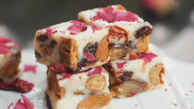 Khám phá 2 công thức làm kẹo Nougat (kẹo hạnh phúc) tuyệt vời, dễ thực hiện cho Tết