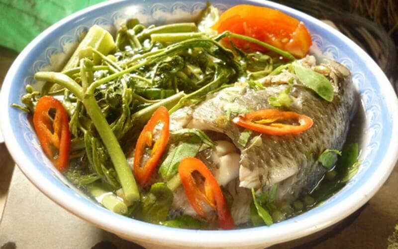 Hướng dẫn cách nấu canh cá rô phi rau nhút đậm đà, mang hương vị miền Tây đậm chất dân dã.