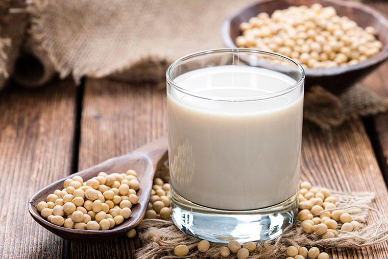 Có nên sử dụng sữa đậu nành trước khi mang thai?