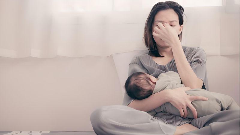 Khóc nhiều sau sinh ở sản phụ có thể gây ra những ảnh hưởng gì?