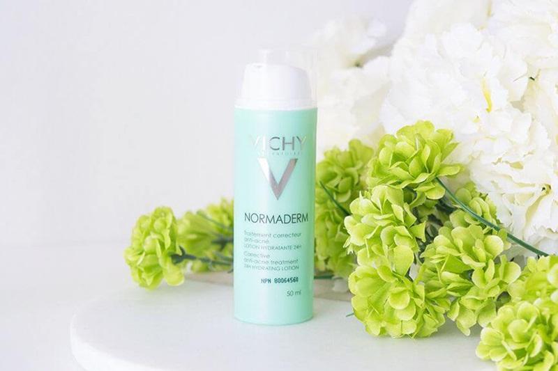 Khám phá ngay 6 loại kem dưỡng ẩm hoàn hảo cho làn da mụn, được yêu thích nhất hiện nay