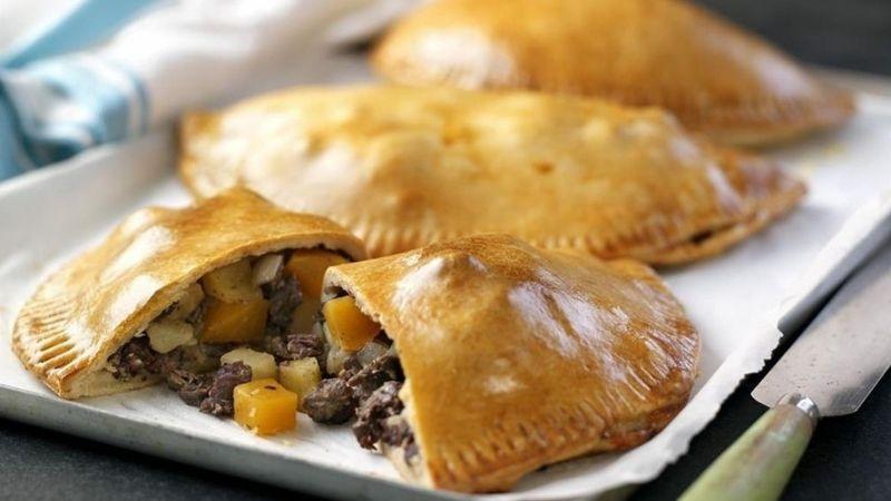 Cách làm bánh Cornish Pasty – món đặc sản độc đáo bạn nhất định phải thử khi đến Anh