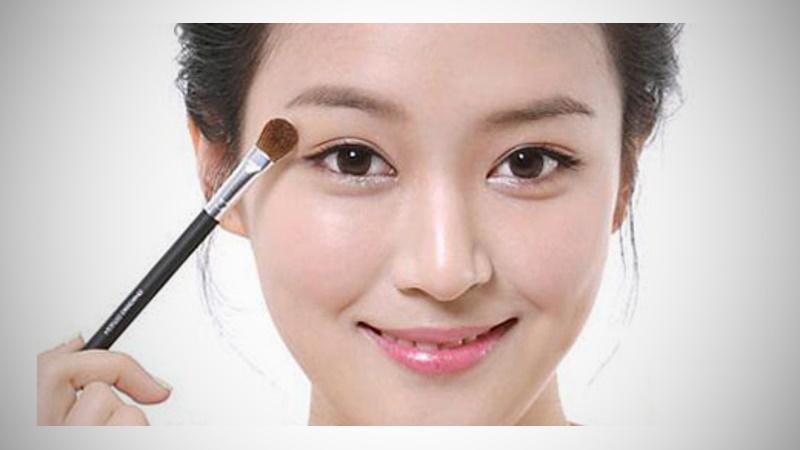 6 mẹo trang điểm hiệu quả và tiện lợi cho các cô gái bận rộn