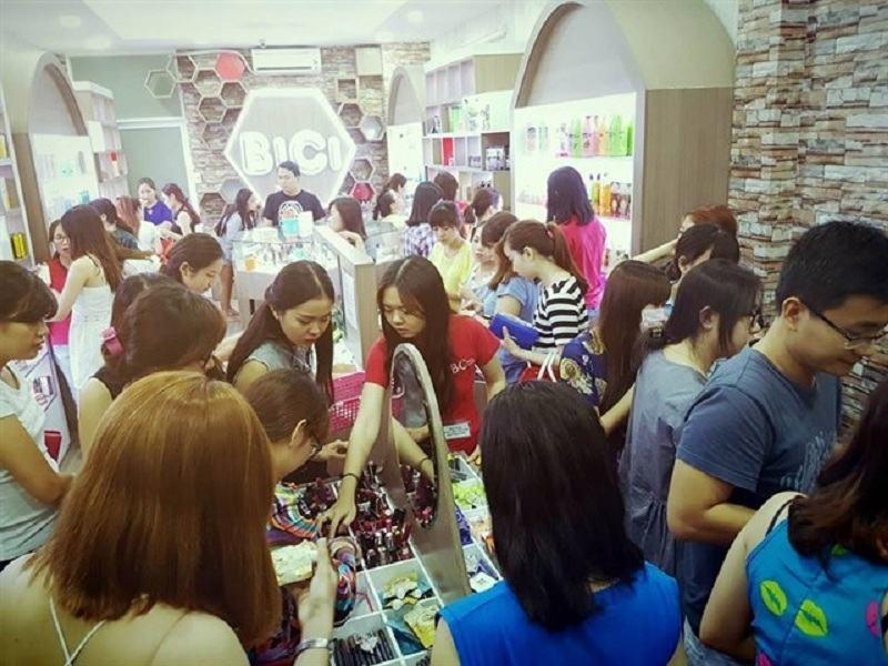 Top 8 cửa hàng bán mỹ phẩm uy tín trên Facebook: Khám phá những địa chỉ đáng tin cậy để tìm mua các sản phẩm mỹ phẩm chính hãng, chất lượng. Đây là những lựa chọn tuyệt vời cho những tín đồ yêu thích làm đẹp, đảm bảo sản phẩm an toàn và hiệu quả.