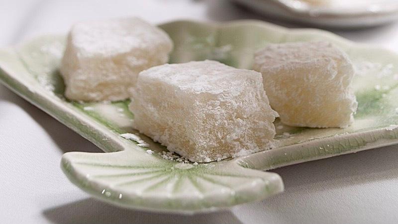 Khám phá cách làm bánh hồng Bình Định tại nhà với hương vị dẻo ngọt, thơm ngon khó cưỡng.