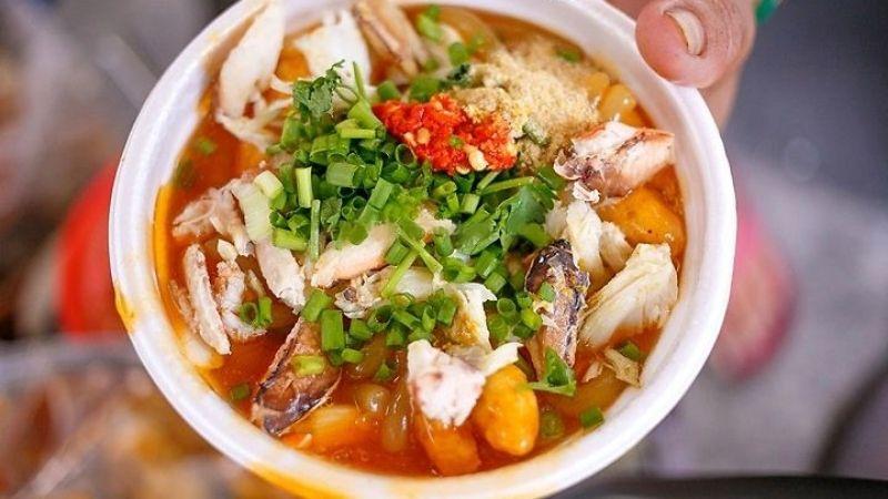 Khám phá 20 món bánh canh hấp dẫn, dễ làm ngay tại nhà, từ đơn giản đến phong phú.