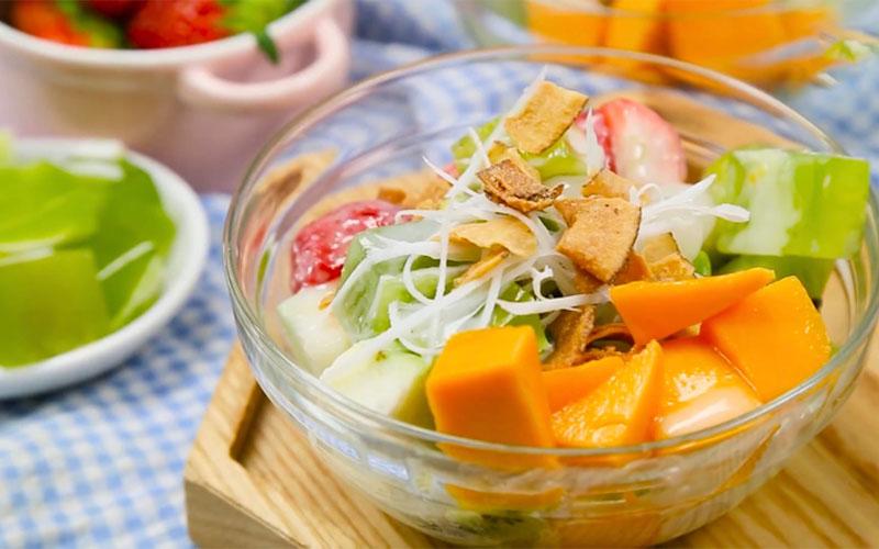 Khám phá ngay cách làm món chè hoa quả thạch lá dứa, một món tráng miệng phổ biến và dễ làm tại nhà.