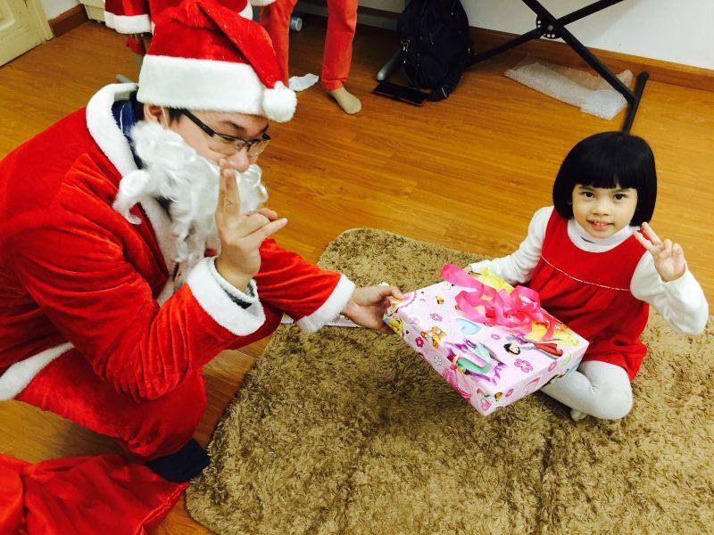 Top 6 Dịch vụ Ông già Noel giao quà Giáng sinh tận nơi nổi bật tại Hà Nội