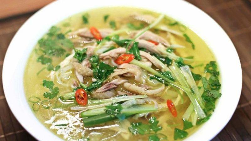 Cách nấu miến gà thơm lừng, da vàng giòn hấp dẫn