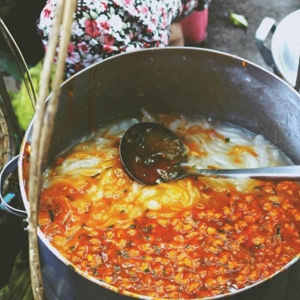 Top 10 món ngon bạn không thể bỏ lỡ khi đến với xứ Huế mộng mơ