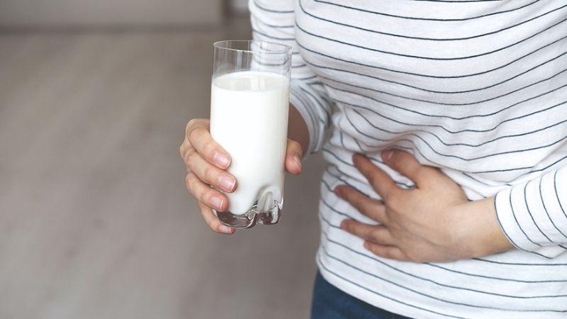 Không dung nạp Lactose là gì? Nguyên nhân và triệu chứng của tình trạng không chịu được đường lactose