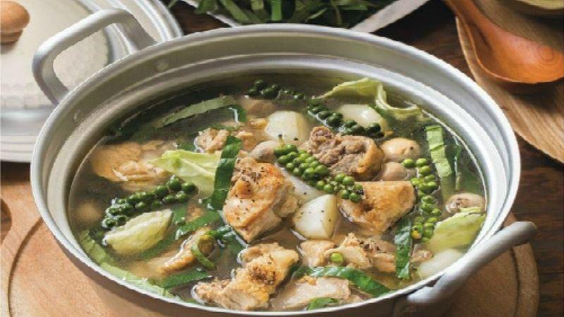 Cách nấu gà hầm tiêu xanh thơm lừng, nóng hổi cho bữa cơm ngày se lạnh