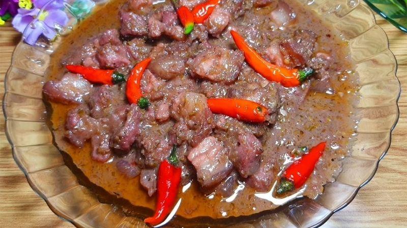 Hướng dẫn cách làm mắm ruốc xào thịt ba chỉ thơm lừng, hoàn hảo cho bữa trưa cuối tuần thêm phần hấp dẫn.