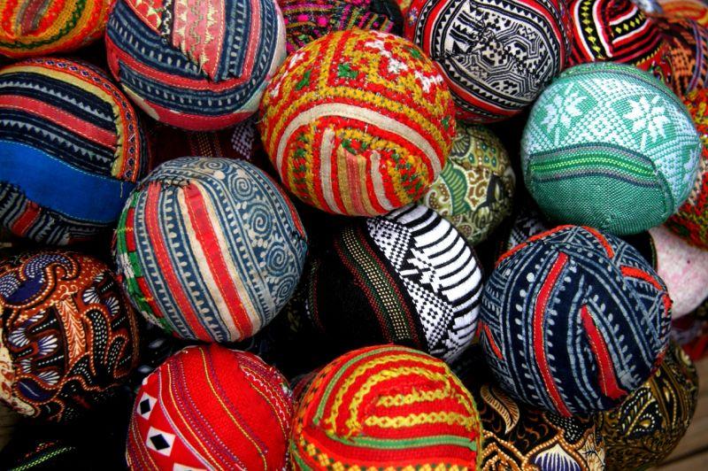 Top 10 Điểm đến mua đồ thổ cẩm độc đáo tại Sapa