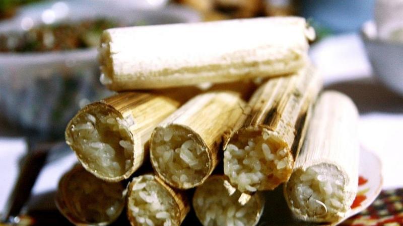 Cách làm cơm lam ống tre chuẩn vị Tây Bắc, thơm ngon, dẻo mềm khó quên