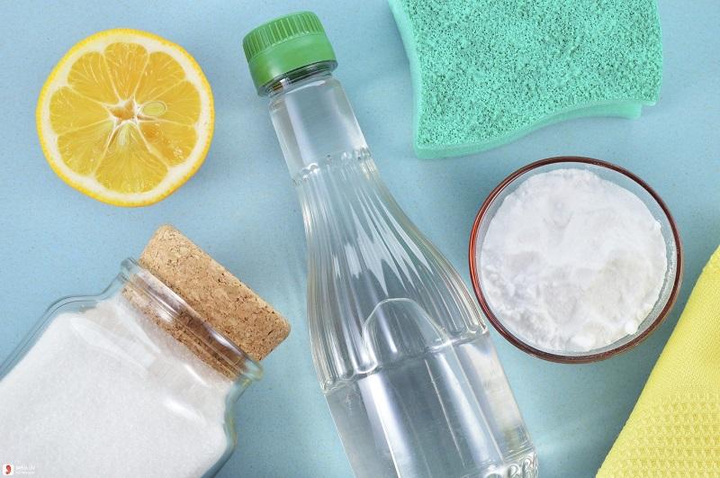 Bí quyết tẩy sạch vết bẩn trên quần áo màu bằng Baking soda cực kỳ hiệu quả
