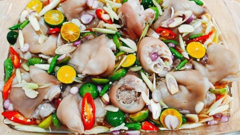 Khám phá món chân giò heo ngâm chua ngọt, chắc chắn sẽ làm cả gia đình mê mẩn.