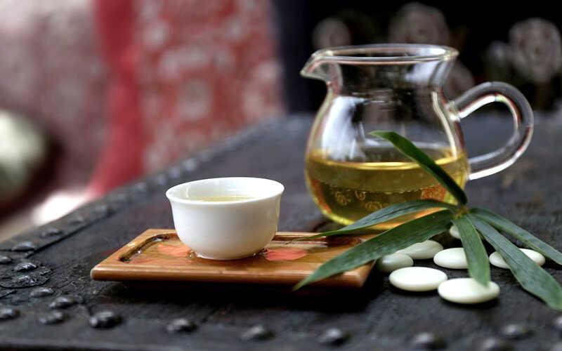 Tại sao có người uống trà lại bị mất ngủ, trong khi người khác thì ngủ say giấc?