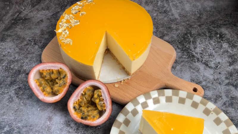 Khám phá công thức làm bánh mousse chanh leo mịn màng, thơm ngát ngay tại nhà với cách làm đơn giản và dễ thực hiện.