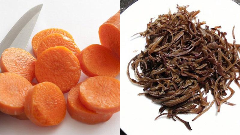 Món gà xào nấm hương cho bữa cơm thêm phần hấp dẫn