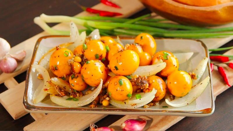 Trứng gà non cháy tỏi – món ngon lạ miệng cho buổi cuối tuần thêm thi vị