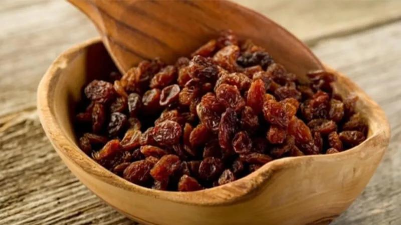 Nho khô có thật sự tốt cho sức khỏe? Lượng ăn mỗi ngày bao nhiêu là hợp lý?