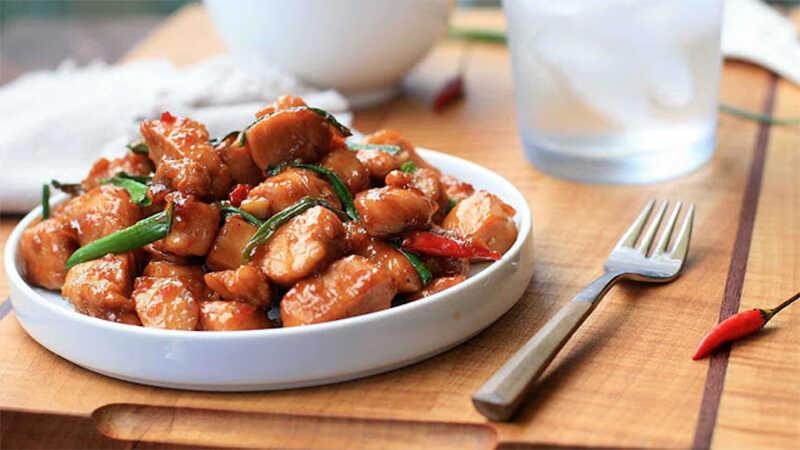 Thử ngay món gà kho nước mắm đậm đà, cực kỳ bắt cơm và đưa vị