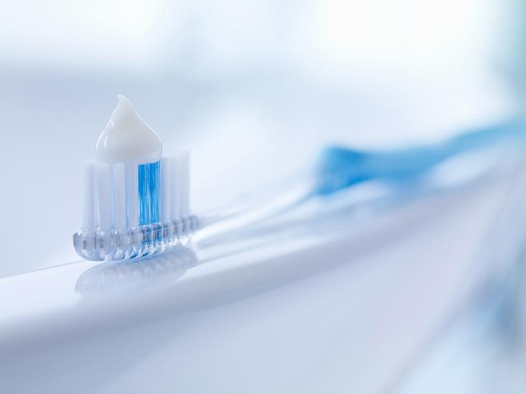Mẹo trị mụn đầu đen hiệu quả bằng kem đánh răng