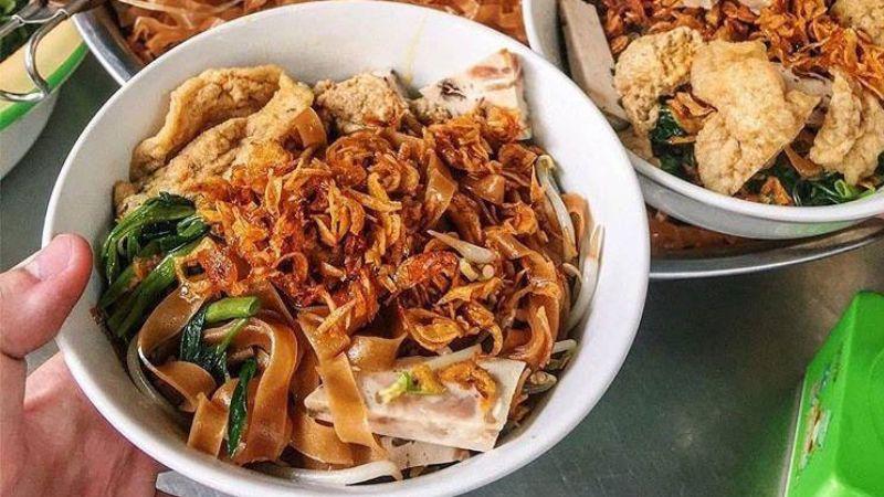 Khám phá 22 địa điểm ăn vặt hấp dẫn tại quận Cầu Giấy được thực khách đánh giá cao.