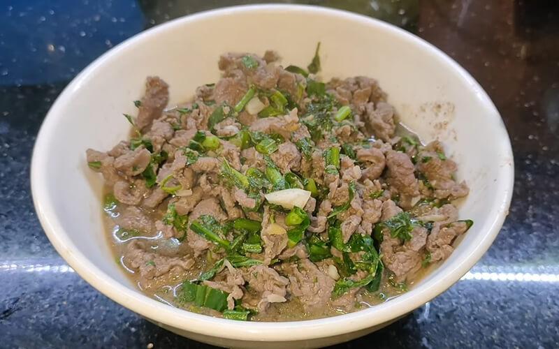 Thưởng thức hương vị mới lạ từ món thịt trâu xào rau răm bổ dưỡng